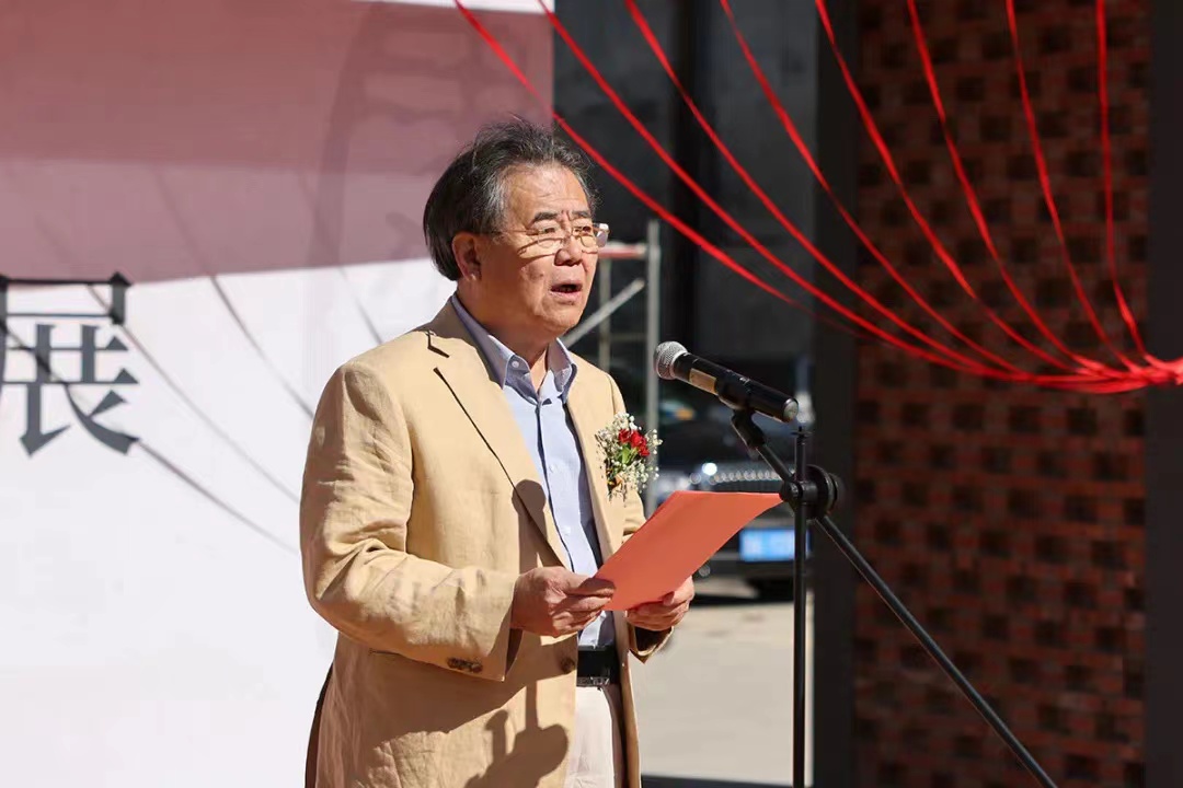 西泠印社副秘书长,中国美术学院书法学院博士生导师孙慰祖在致辞时